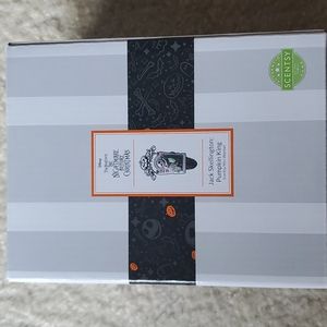 Scentsy Nightmare Before Christmas mini warmer.